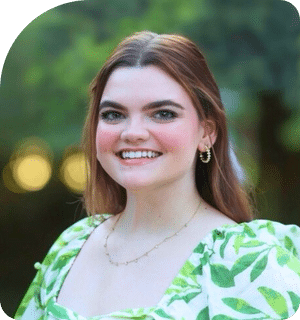 headshot of Alyssa Granger at family care center louisville