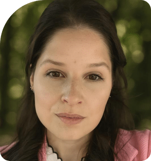 headshot of elise segui in family care center clinic at alamo heights in san antonio texas