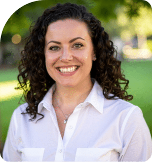 headshot for elizabeth prudlo at family care center golden and