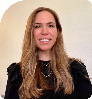 headshot of abby tanami at family care center peoria