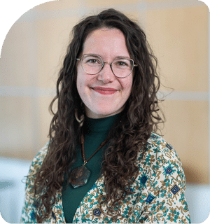 headshot of rachel michaud at family care center louisville